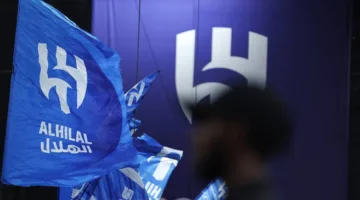 الهلال السعودي يعلن عن صفقة كبيرة مع مهاجم نابولي