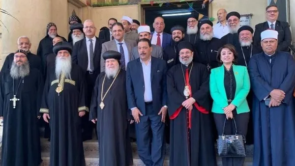 الأنبا توما يقدم التهاني لمحافظ سوهاج ورئيس المنطقة الأزهرية بمناسبة عيد الأضحى
