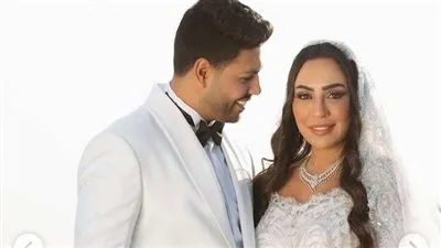 أروع لحظة في حياتي.. محمد شاهين ينشر صوراً جديدة من زفافه على رشا الظنحاني