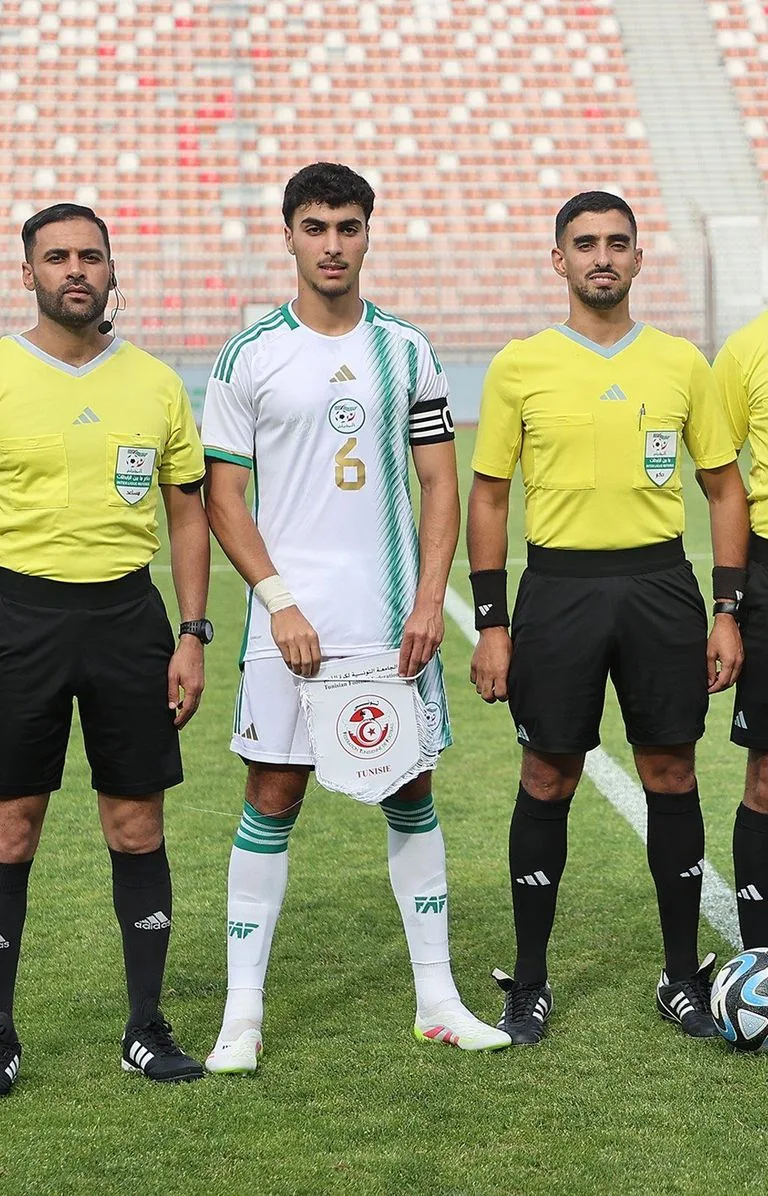 يانيس سلامي.. نجم مارسيليا يسعى للالتحاق بالجزائر