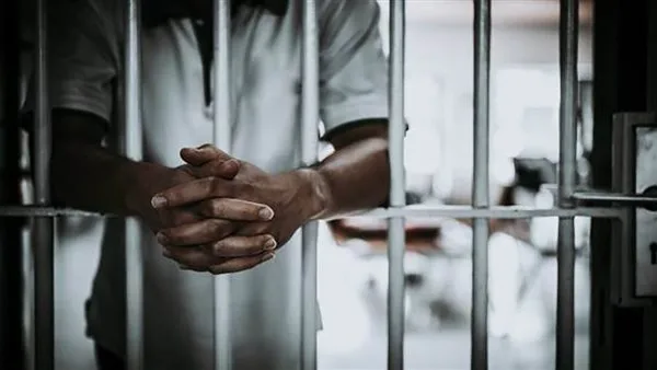 إحالة موقوفين بتهمة حيازة كمية من مخدر الحشيش في منطقة أبو النمرس إلى القضاء إحالة موقوفين بتهمة حيازة كمية من مخدر الحشيش في منطقة أبو النمرس إلى القضاء