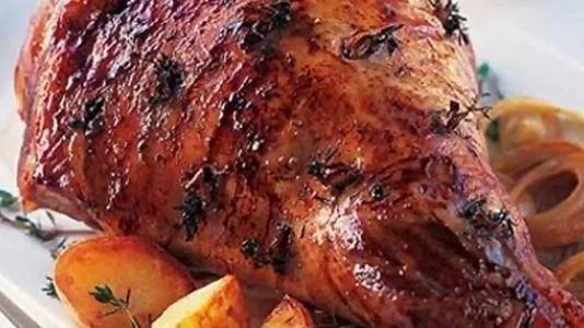 أشهى طبق في عيد الأضحى .. اكتشفي أسرار تحضير فخذة الضأن كما في المطاعم أشهى طبق في عيد الأضحى .. اكتشفي أسرار تحضير فخذة الضأن كما في المطاعم