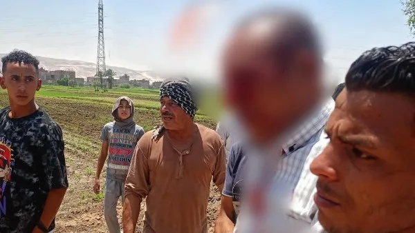 اعتداء على مسؤول حماية الأراضي في سوهاج خلال تنفيذ إزالة التعديات أثناء عيد الأضحى اعتداء على مسؤول حماية الأراضي في سوهاج خلال تنفيذ إزالة التعديات أثناء عيد الأضحى
