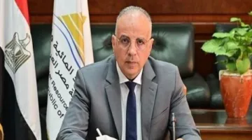 وزير الري يُشدد على ضرورة متابعة أوضاع المصارف الزراعية ومحطات المياه في جميع المحافظات.