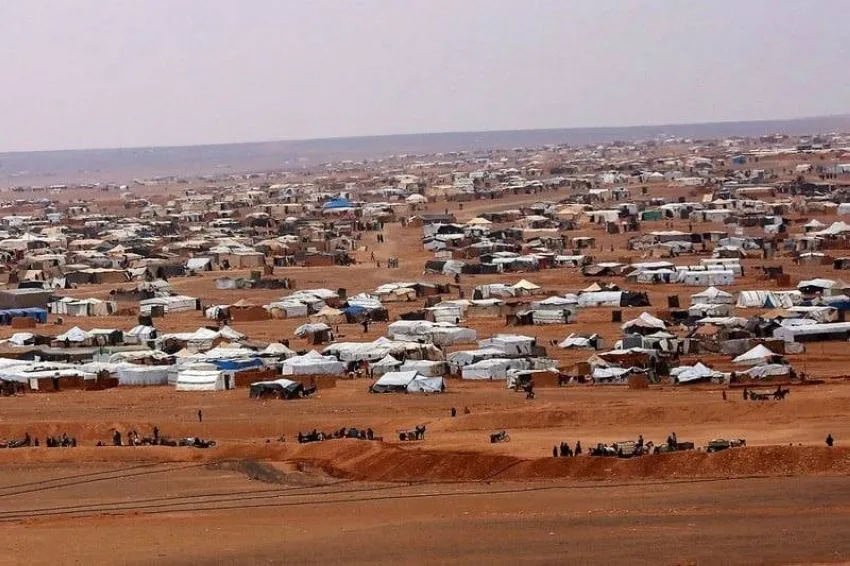 إغلاق مخيم الركبان للنازحين على الحدود السورية مع الأردن والعراق. إغلاق مخيم الركبان للنازحين على الحدود السورية مع الأردن والعراق.