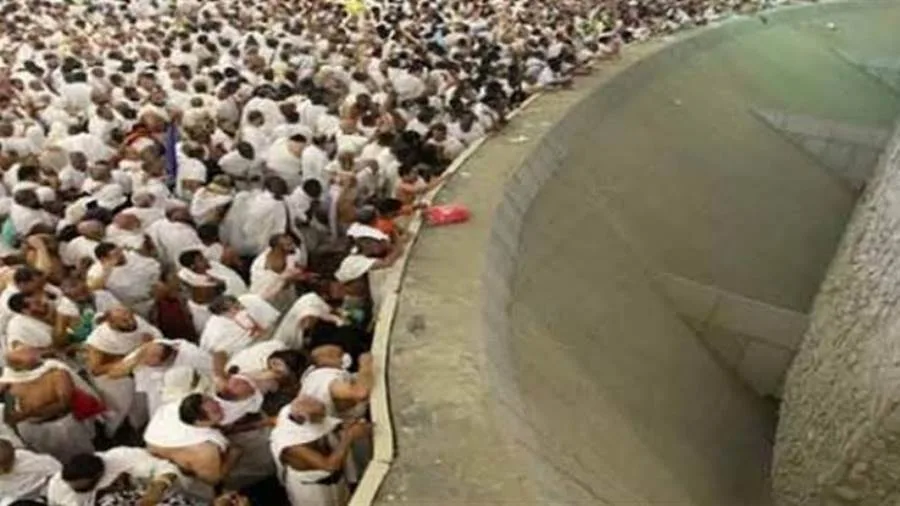 حجاج القرعة يستمرون في رمي الجمرات خلال اليوم الثاني من أيام التشريق