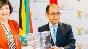 سفير مصر في بريتوريا يناقش مع وزيرة النقل الجنوب أفريقية تعزيز التعاون بين البلدين