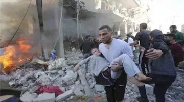 طريق الخطر: الاحتلال يستهدف الفلسطينيين أثناء تلقي المساعدات في غزة