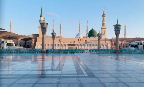 رحلة روحية في أبرز مساجد المدينة المنورة: مواقع تاريخية وإيمان لا يمكن تفويتها رحلة روحية في أبرز مساجد المدينة المنورة: مواقع تاريخية وإيمان لا يمكن تفويتها