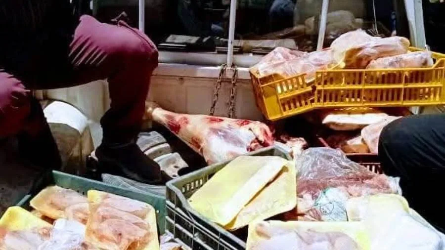 ضبط لحوم فاسدة وتسجيل 480 مخالفة تموينية خلال حملات رقابية في أسيوط ضبط لحوم فاسدة وتسجيل 480 مخالفة تموينية خلال حملات رقابية في أسيوط