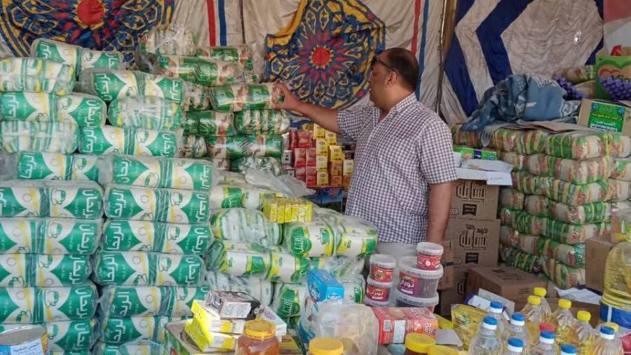 إصدار 936 مخالفة تموينية خلال حملات تفتيشية شاملة على الأسواق والمخابز في المنيا. إصدار 936 مخالفة تموينية خلال حملات تفتيشية شاملة على الأسواق والمخابز في المنيا.