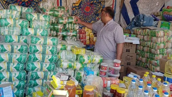 ضبط 936 مخالفة تموينية خلال حملات تفتيشية مكثفة على الأسواق والمخابز في المنيا ضبط 936 مخالفة تموينية خلال حملات تفتيشية مكثفة على الأسواق والمخابز في المنيا