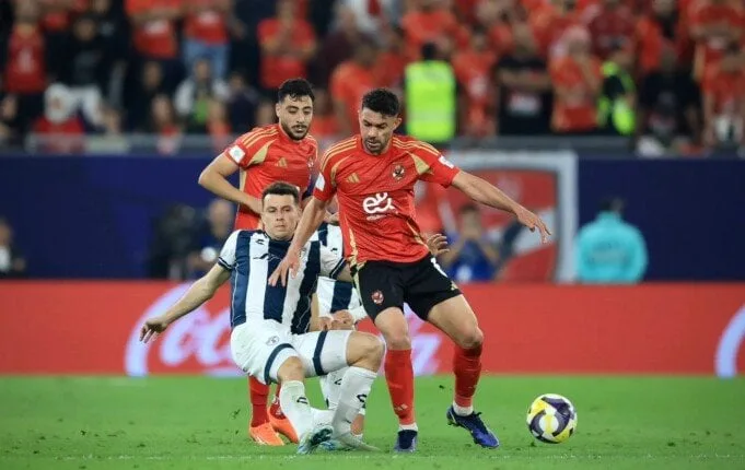 الليلة.. الأهلي يلتقي باتشوكا المكسيكي في مباراة ودية حصريًا على قناة أون سبورت مع تعليق رؤوف خليف. الليلة.. الأهلي يلتقي باتشوكا المكسيكي في مباراة ودية حصريًا على قناة أون سبورت مع تعليق رؤوف خليف.