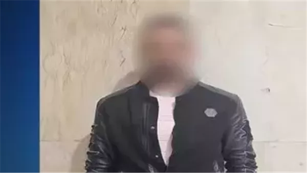 إلقاء القبض على شخص قام بتصوير فيديو داخل موقف سيارات قسم شرطة في القاهرة إلقاء القبض على شخص قام بتصوير فيديو داخل موقف سيارات قسم شرطة في القاهرة