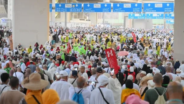 بعثة حج “الجمعيات الأهلية” تراقب إقامة الحجاج في منى خلال أيام التشريق