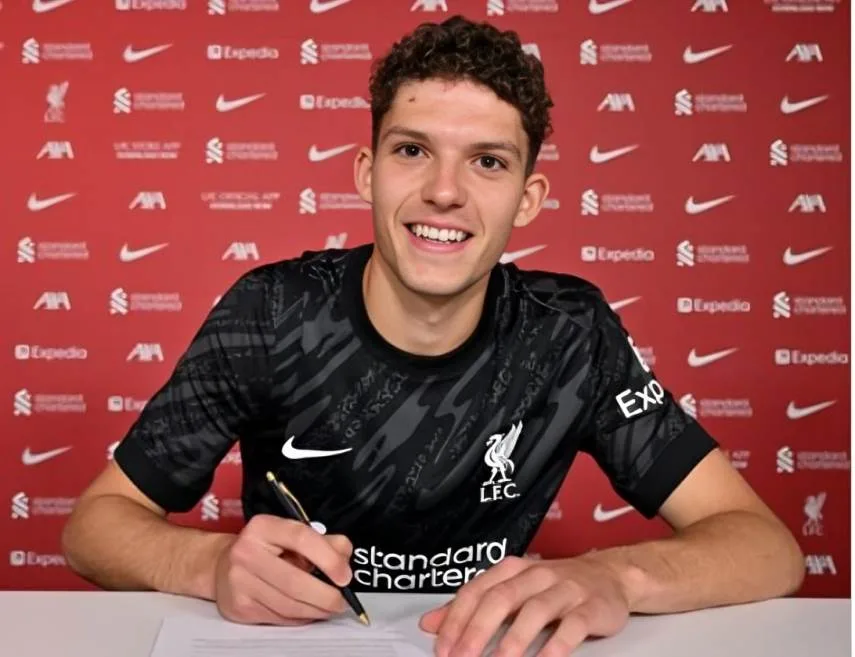 ليفربول يضيف حارس مرمى ثالث إلى صفوفه.. وأليسون يكشف عن خططه المستقبلية ليفربول يضيف حارس مرمى ثالث إلى صفوفه.. وأليسون يكشف عن خططه المستقبلية