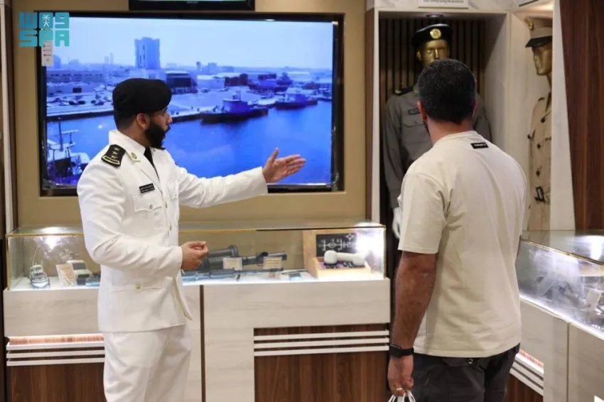 حرس الحدود يختتم الفعالية التوعوية حول السلامة البحرية في جدة حرس الحدود يختتم الفعالية التوعوية حول السلامة البحرية في جدة