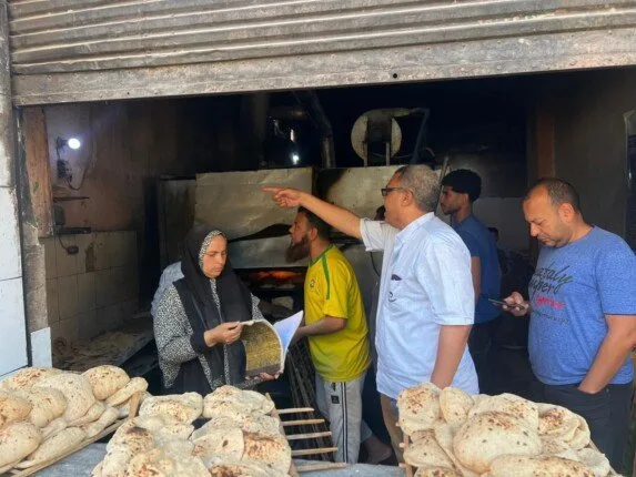 ضبط 1.5 طن من الدقيق البلدي المدعم في مخبزين بأبو صوير الإسماعيلية ضبط 1.5 طن من الدقيق البلدي المدعم في مخبزين بأبو صوير الإسماعيلية