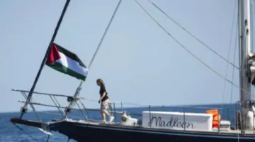 جيش الاحتلال الإسرائيلي يبدأ عمليات لمطاردة السفينة مادلين.