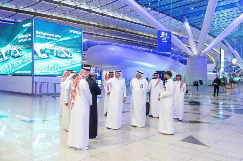 وزير النقل يؤكد استعداد مطار جدة لاستقبال مغادرة الحجاج وزير النقل يؤكد استعداد مطار جدة لاستقبال مغادرة الحجاج