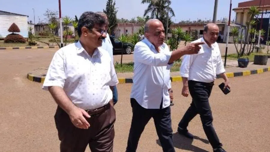 وزير الكهرباء يحتفل بالعيد الثالث مع موظفي محطة أبو قير الجديدة في الإسكندرية وزير الكهرباء يحتفل بالعيد الثالث مع موظفي محطة أبو قير الجديدة في الإسكندرية