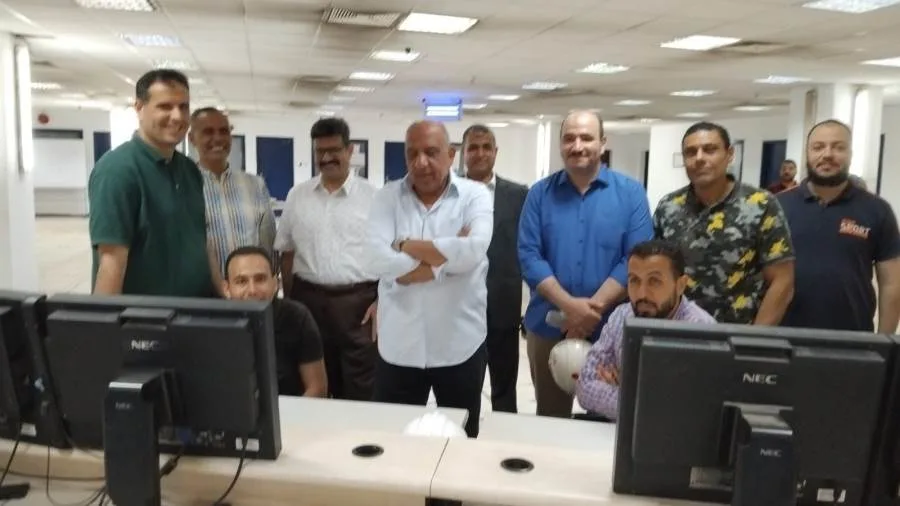 وزير الكهرباء يحتفل باليوم الثالث من عيد الأضحى مع موظفي محطة توليد الكهرباء في أبو قير الجديدة وزير الكهرباء يحتفل باليوم الثالث من عيد الأضحى مع موظفي محطة توليد الكهرباء في أبو قير الجديدة