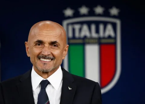 لوتشيانو سباليتي يغادر منصب مدرب منتخب إيطاليا بعد لقاء مولدوفا لوتشيانو سباليتي يغادر منصب مدرب منتخب إيطاليا بعد لقاء مولدوفا