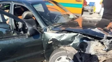 اصطدام سيارتين على طريق السخنة في السويس يؤدي إلى جرح 18 شخصًا