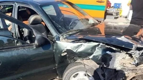 اصطدام سيارتين على طريق السخنة في السويس يؤدي إلى جرح 18 شخصًا اصطدام سيارتين على طريق السخنة في السويس يؤدي إلى جرح 18 شخصًا