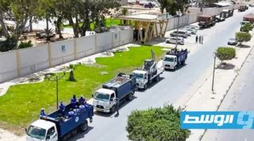 حملة تطهير لإزالة نفايات الذبح والقمامة في مدينة سرت