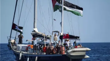 عاجل.. القبض على طاقم مادلين وقوات الاحتلال تقوم بنقل السفينة إلى ميناء أسدود