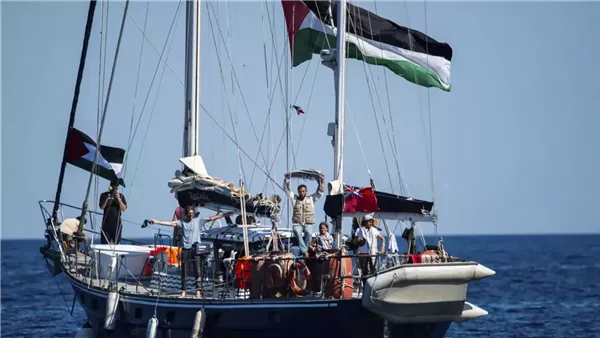 عاجل.. القبض على طاقم مادلين وقوات الاحتلال تقوم بنقل السفينة إلى ميناء أسدود عاجل.. القبض على طاقم مادلين وقوات الاحتلال تقوم بنقل السفينة إلى ميناء أسدود