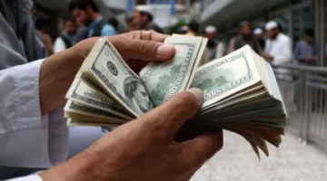 تراجع الدولار أمام العملات الرئيسية في انتظار المباحثات الحاسمة بين واشنطن وبكين