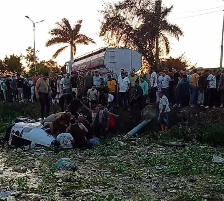 عاجل: وفاة 9 أشخاص ونجاة امرأة… التفاصيل الكاملة لحادث انقلاب ميكروباص في ترعة بالدقهلية (صور) عاجل: وفاة 9 أشخاص ونجاة امرأة… التفاصيل الكاملة لحادث انقلاب ميكروباص في ترعة بالدقهلية (صور)