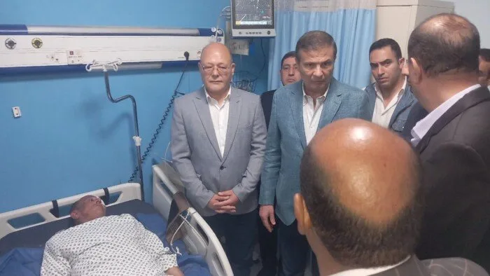 «الفلاحين» تبرز تفاصيل زيارة وزير الزراعة لمهندس الحماية المدنية المعتدى عليه في سوهاج «الفلاحين» تبرز تفاصيل زيارة وزير الزراعة لمهندس الحماية المدنية المعتدى عليه في سوهاج
