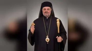 الأنبا توماس يتولى قداس عيد الخمسين واحتفال المناولة في أوسيم