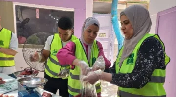 محافظ أسيوط: توزيع لحوم من 230 رأس ماشية على الأسر المحتاجة للدعم