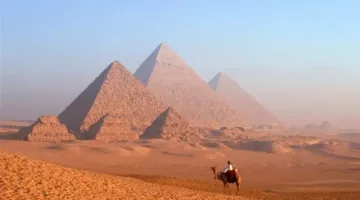 في إطار استراتيجية الدولة لتعزيز السياحة، خطة متكاملة لتطوير منطقة الأهرامات.