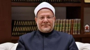 هل يُسمح بالبقاء في مكة بعد أداء طواف الوداع؟.. إجابة المفتي السابق