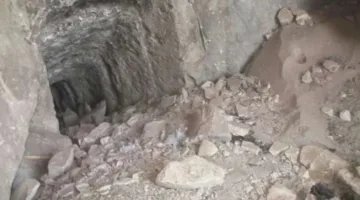 تسبب انهيار رمال في وفاة عاملين أثناء بحثهما عن الآثار في العياط.
