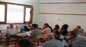 مدير تعليم الشرقية يزور لجان تصحيح امتحانات الشهادة الإعدادية