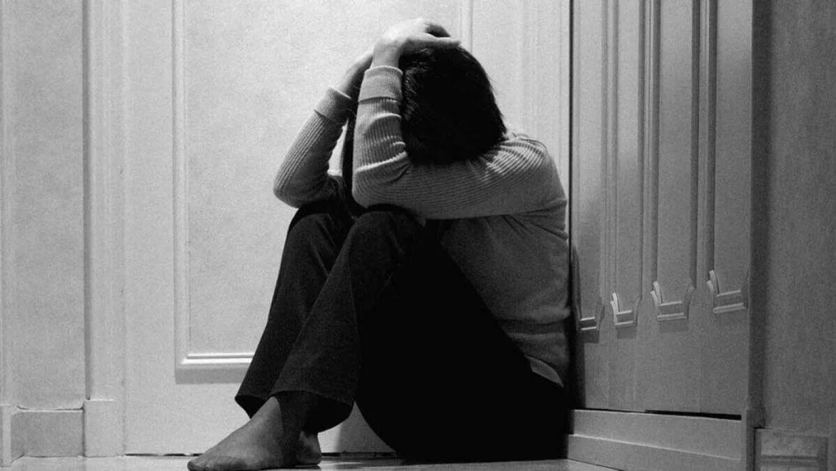 سماح في محكمة الأسرة: أريد الطلاق… زوجي متسلق. سماح في محكمة الأسرة: أريد الطلاق… زوجي متسلق.