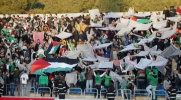 بعد تبادل التعليقات السلبية.. الأمن الأردني يرافق منتخب العراق ويستقبل ‘الزوار’ بترحيب