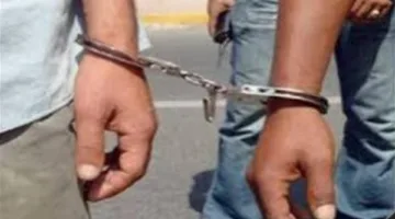 القبض على شخص سرق هاتفًا من سائق تحت تهديد السلاح في القاهرة