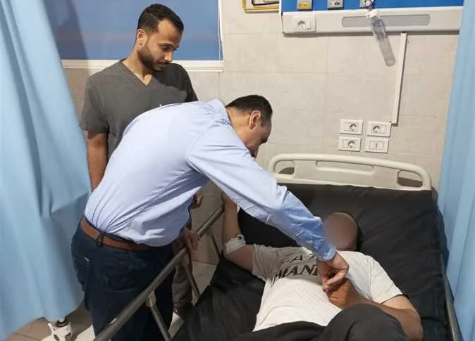 وكيل صحة الشرقية يُفاجئ موظفي مستشفى ههيا ويحوّل ممرضًا للتحقيق (تفاصيل) وكيل صحة الشرقية يُفاجئ موظفي مستشفى ههيا ويحوّل ممرضًا للتحقيق (تفاصيل)