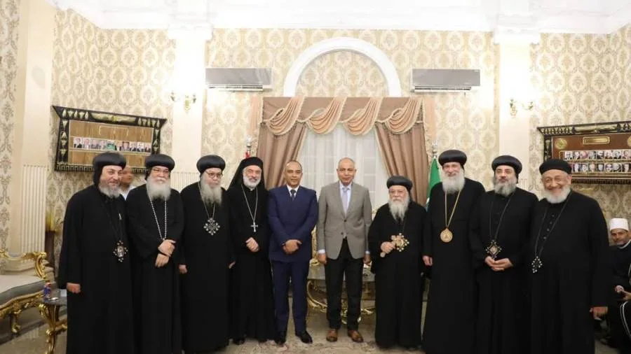 محافظ المنيا يستقبل المهنئين بمناسبة عيد الأضحى في المقر الرئيسي للديوان