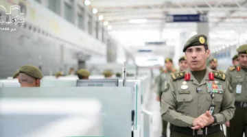 مدير الجوازات يتفقد تقدم العمل في مركز استقبال الحجاج بمطار جدة