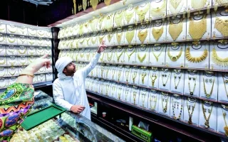 «العيد» ينشط رغبة الشراء في هدايا المجوهرات الذهبية