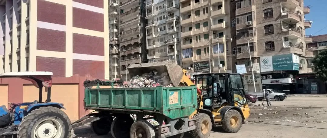 جمع 350 طن من النفايات في اليوم الرابع لعيد الأضحى بمدينة كفر الشيخ جمع 350 طن من النفايات في اليوم الرابع لعيد الأضحى بمدينة كفر الشيخ