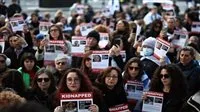 عائلات المحتجزين: الحكومة رفضت الإفراج عن جميع المحتجزين بشكل جماعي وإنهاء النزاع.